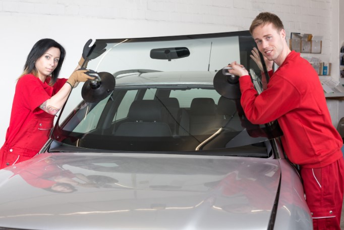 где находится маркировка лобового стекла где находится маркировка лобового стекла